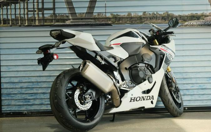 2026 Honda CBR1000RR-R Fireblade SP