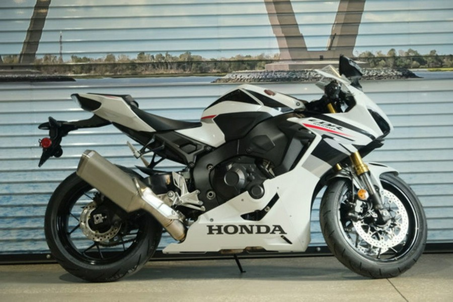 2026 Honda CBR1000RR-R Fireblade SP