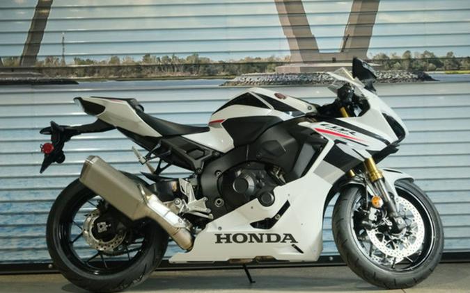 2026 Honda CBR1000RR-R Fireblade SP