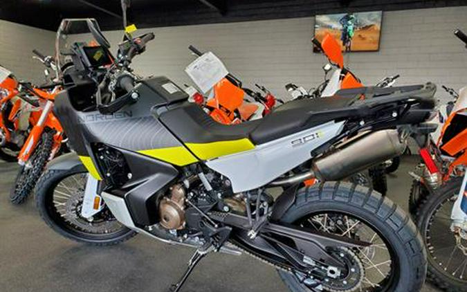 2023 Husqvarna Norden 901