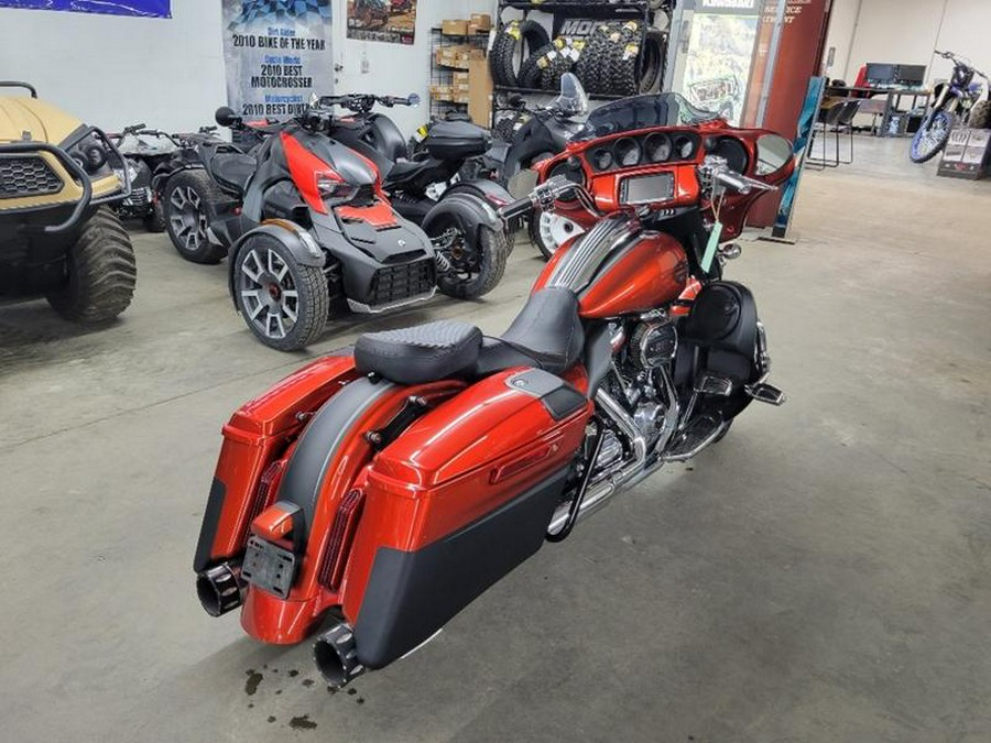 2018 Harley-Davidson® FLHXSE - CVO™ Street Glide®