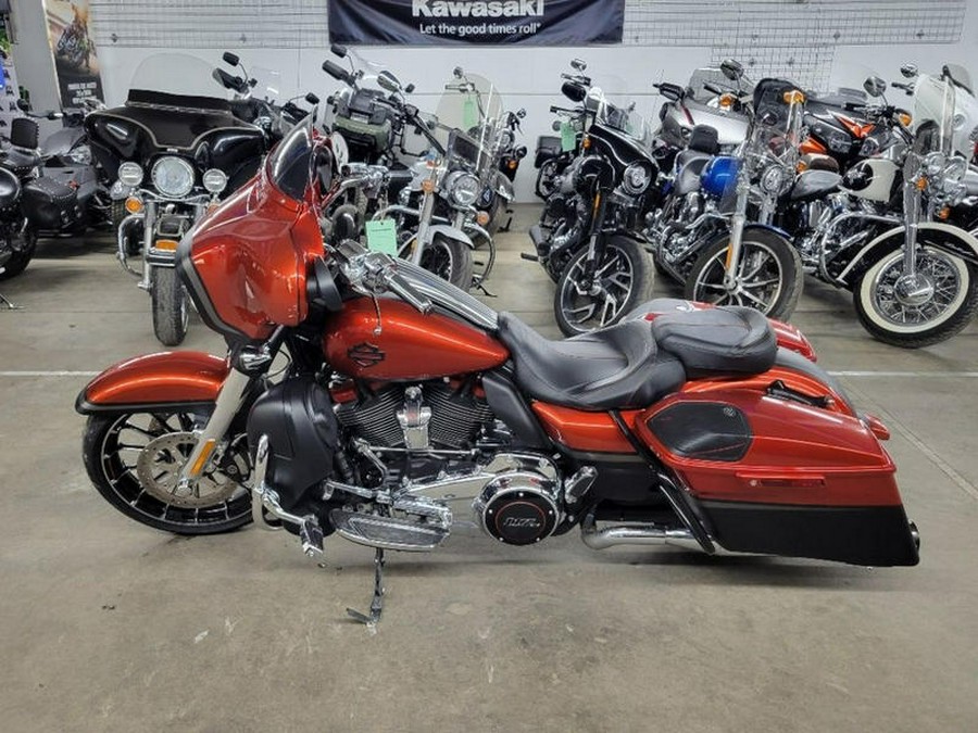 2018 Harley-Davidson® FLHXSE - CVO™ Street Glide®