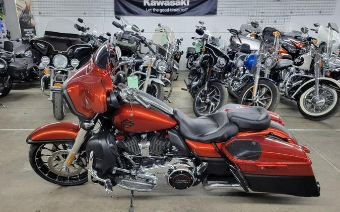 2018 Harley-Davidson® FLHXSE - CVO™ Street Glide®