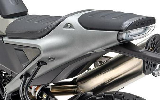 2027 Husqvarna Svartpilen 801 SE