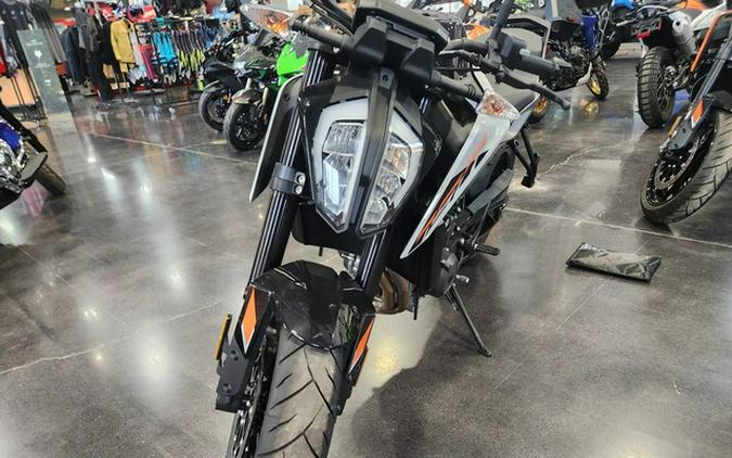 2024 KTM 790 Duke