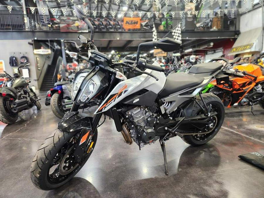 2024 KTM 790 Duke