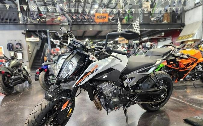 2024 KTM 790 Duke