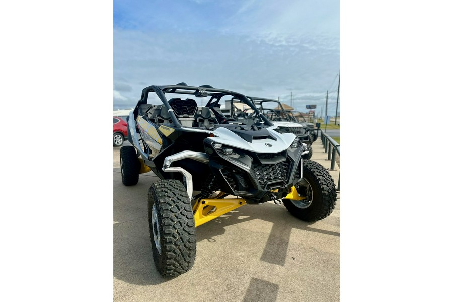 2024 Can-Am Maverick R 999T DCT