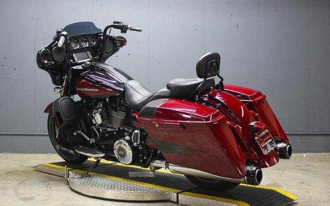 2017 Harley-Davidson® FLHXSE - CVO™ Street Glide®