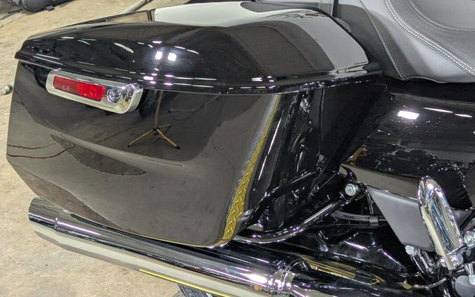 2025 Harley-Davidson Road Glide® Vivid Black Trim Chrome