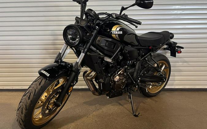 2025 Yamaha XSR 700