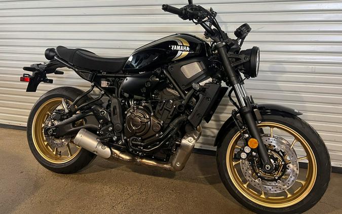 2025 Yamaha XSR 700