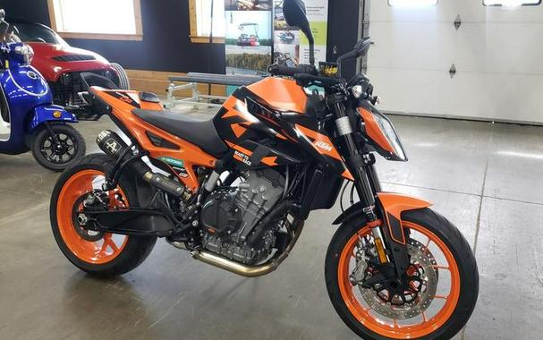 2022 KTM 890 Duke GP