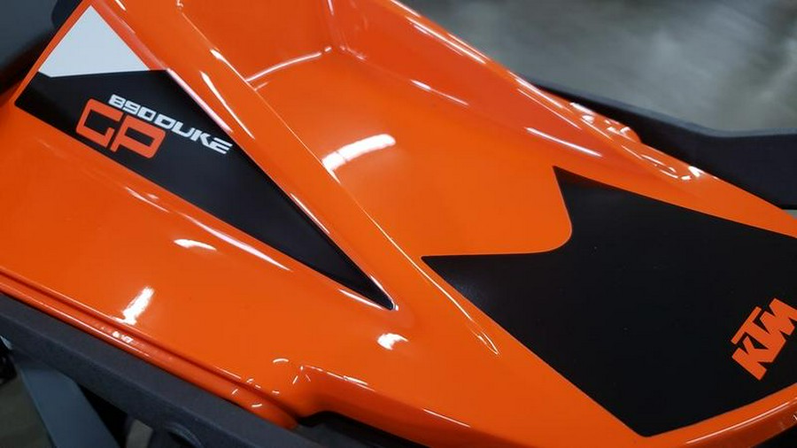 2022 KTM 890 Duke GP