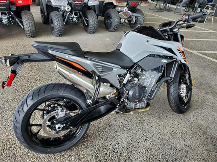 2023 KTM 790 Duke