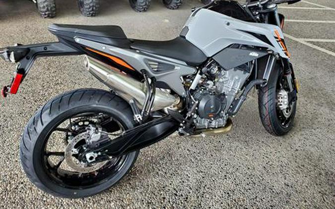 2023 KTM 790 Duke