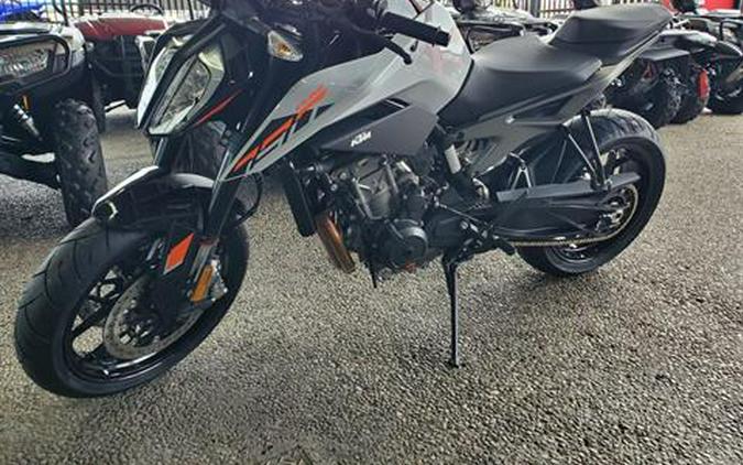 2023 KTM 790 Duke