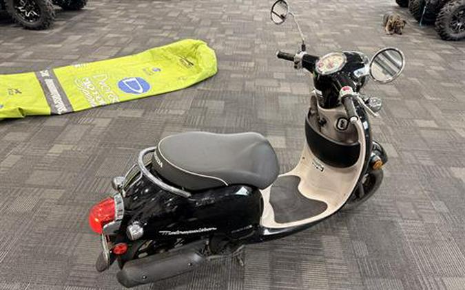 2013 Honda Metropolitan®