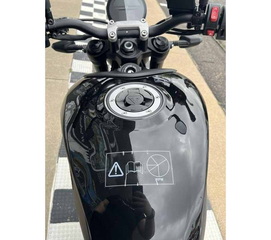 2024 Triumph Trident 660 Sapphire Black