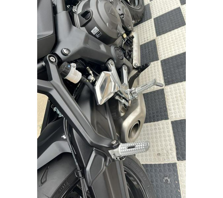 2024 Triumph Trident 660 Sapphire Black