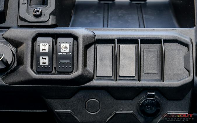 2025 Can-Am DEFENDER HD7 DPS MAX