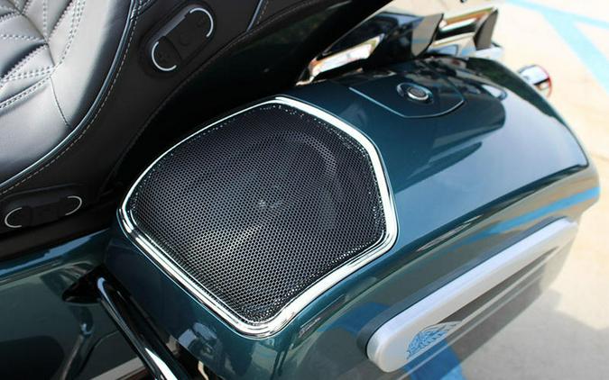 2026 Indian Motorcycle® Pursuit® Limited 112 w/PowerBand Audio Cascade Green with Black Metallic