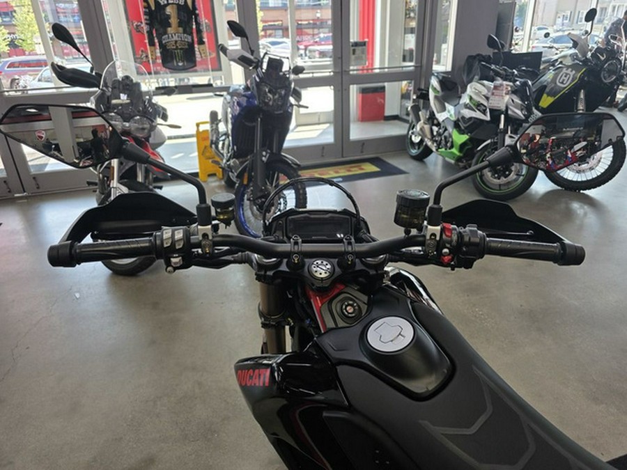 2027 Ducati Hypermotard 698 Mono Nera