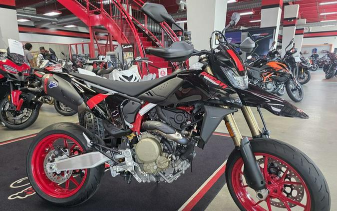 2027 Ducati Hypermotard 698 Mono Nera