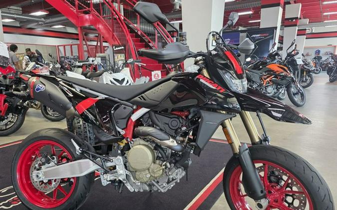 2027 Ducati Hypermotard 698 Mono Nera