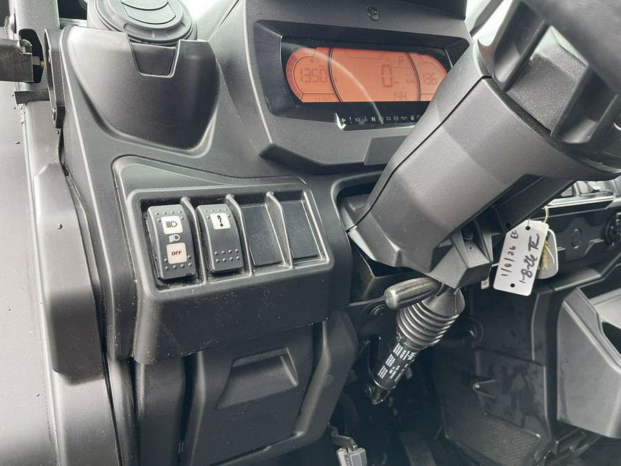 2025 Can-Am® Defender MAX Lone Star Cab HD10