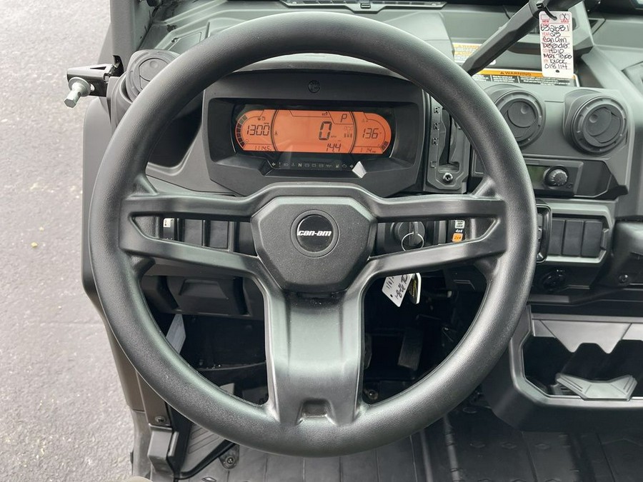 2025 Can-Am® Defender MAX Lone Star Cab HD10