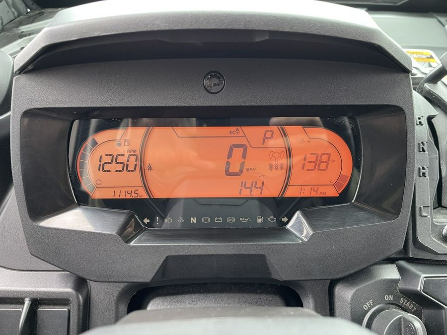 2025 Can-Am® Defender MAX Lone Star Cab HD10