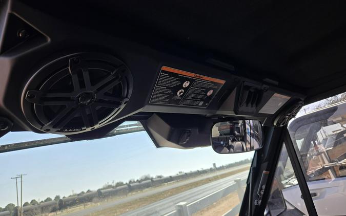 2026 CAN-AM DEFENDER LIMITED CAB HD11