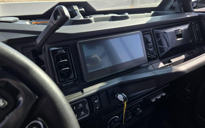 2026 CAN-AM DEFENDER LIMITED CAB HD11