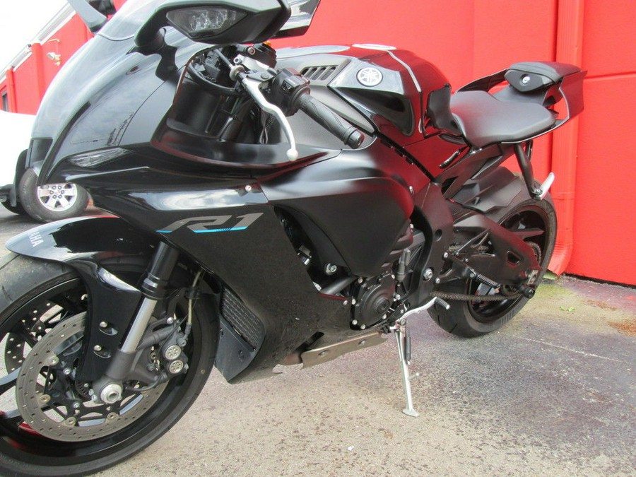 2023 Yamaha YZF-R1