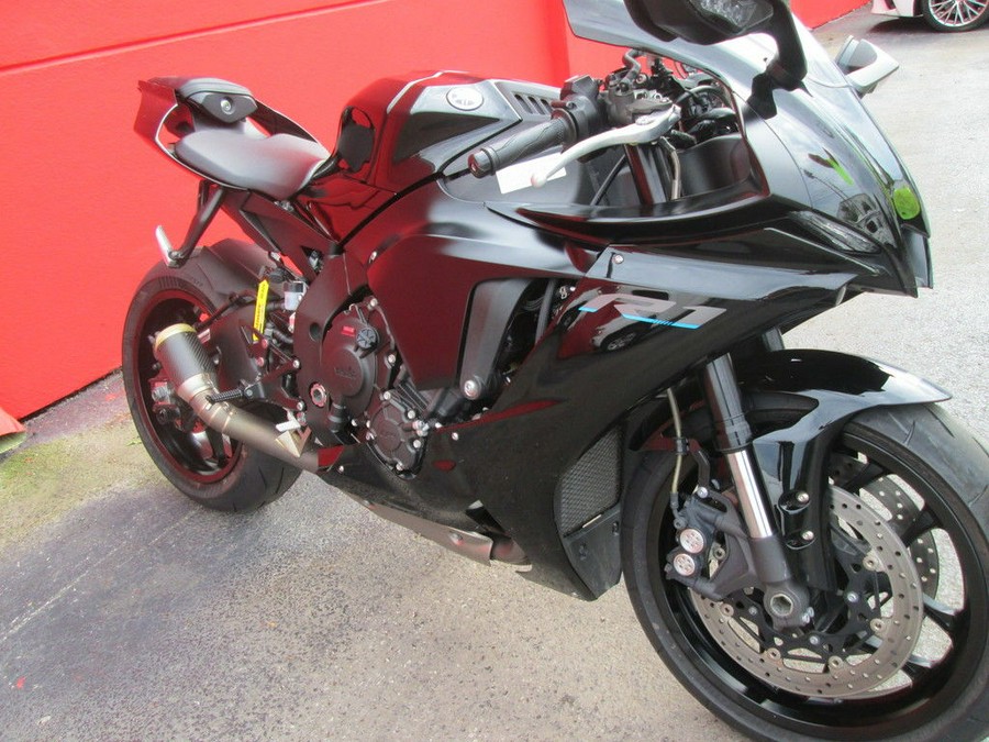 2023 Yamaha YZF-R1