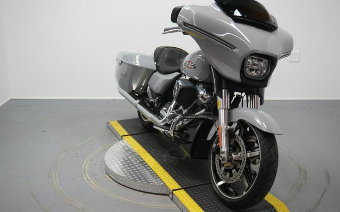 2024 Harley-Davidson® Street Glide® Billiard Gray