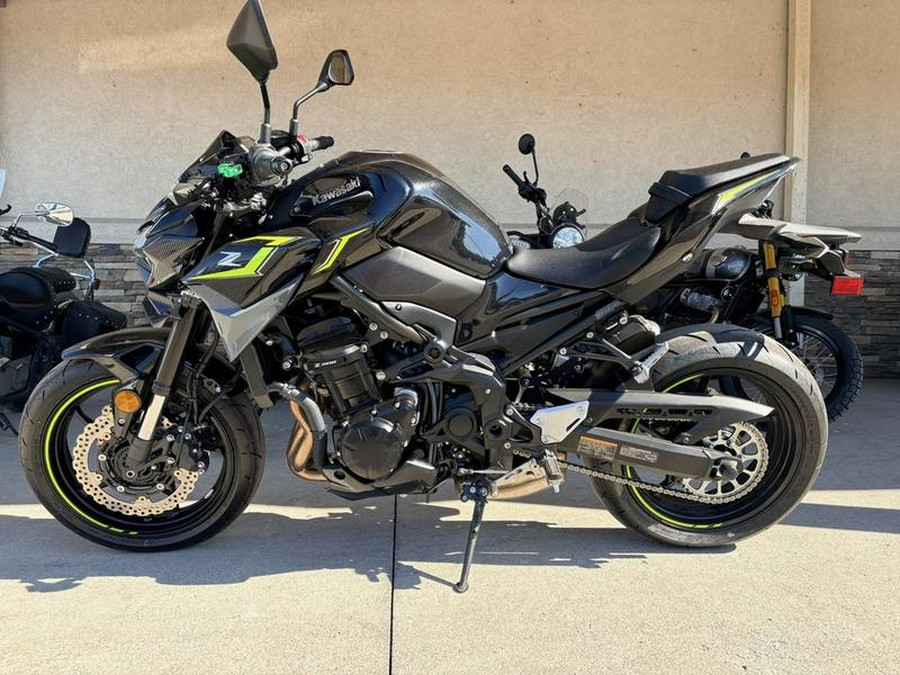 2024 Kawasaki Z900 ABS Candy Persimmon Red/Ebony