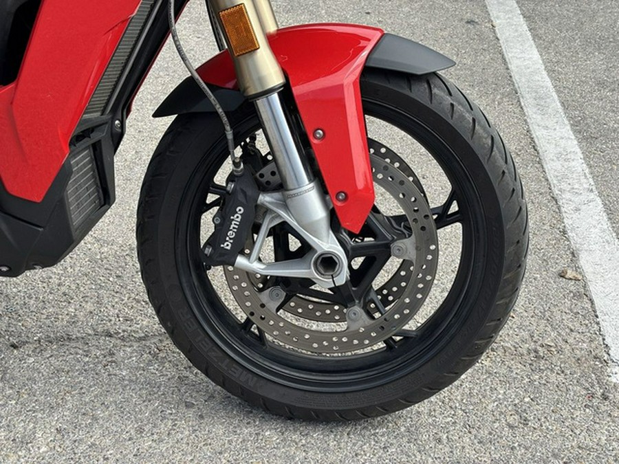 2021 BMW S 1000 XR Racing Red