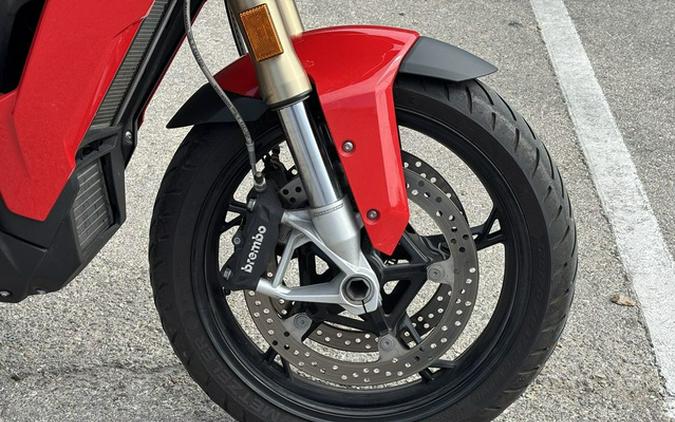 2021 BMW S 1000 XR Racing Red