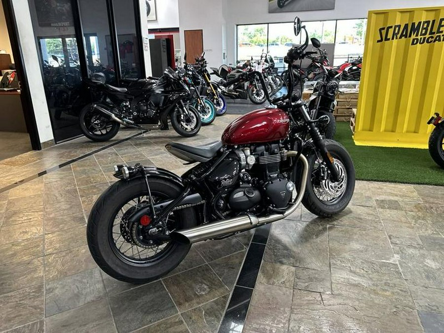 2022 Triumph Bonneville Bobber Cordovan Red