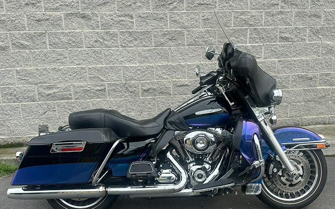 Harley-Davidson® Electra Glide® Ultra Limited 2010 632006T V BLK/BLK ICE