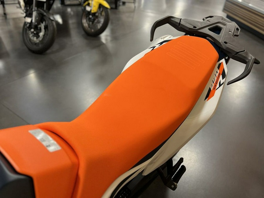 2026 KTM Adventure 890 R