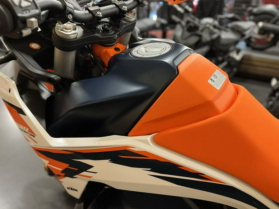 2026 KTM Adventure 890 R