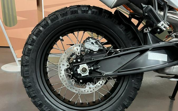 2026 KTM Adventure 890 R