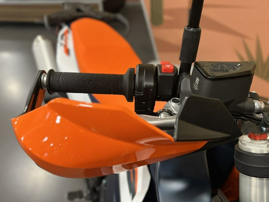 2026 KTM Adventure 890 R