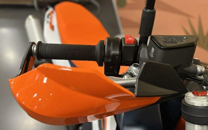2026 KTM Adventure 890 R