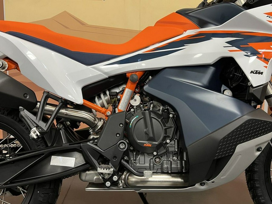 2026 KTM Adventure 890 R