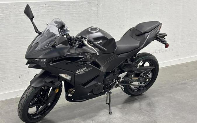 2026 Kawasaki Ninja® 500 ABS Metallic Flat Spark Black