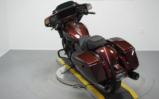 2024 Harley-Davidson® CVO™ Street Glide® Copperhead